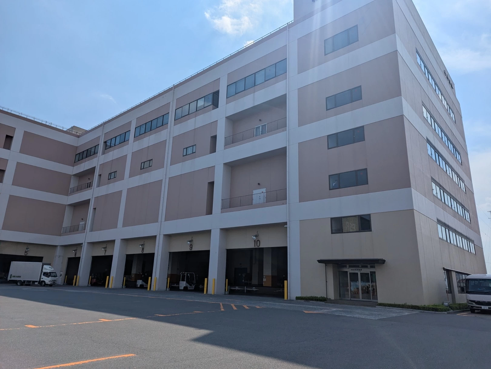 埼玉県戸田市新曽南の倉庫